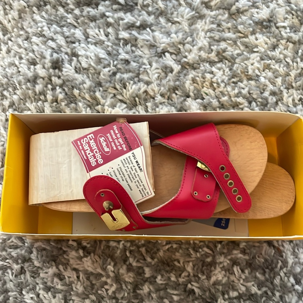 NWT 1970s Red Vintage Dr. Scholl’s Exercise Sandals Size 6